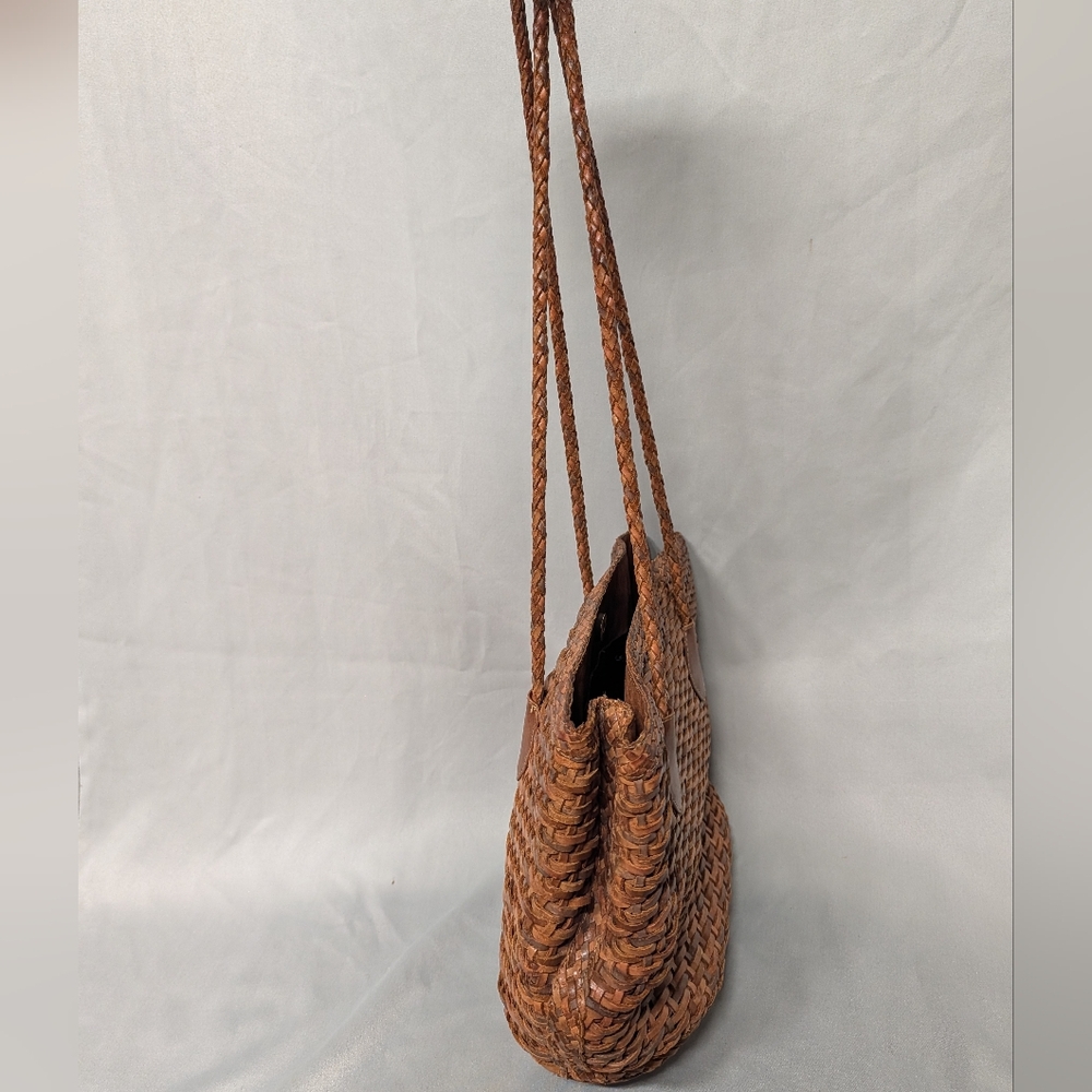 Vintage Woven Brown Shoulder Tote Bag - Classic Handcrafted Style - Picture 12 of 16